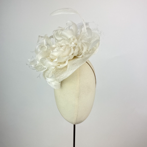 ivory saucer hat with rose and feathers